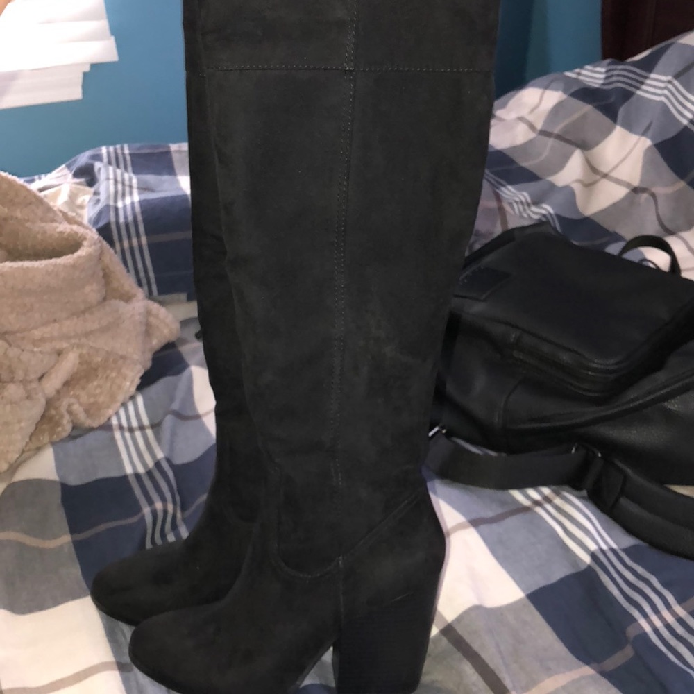 Knee High Suede Boots Size 6 (Forever 21)